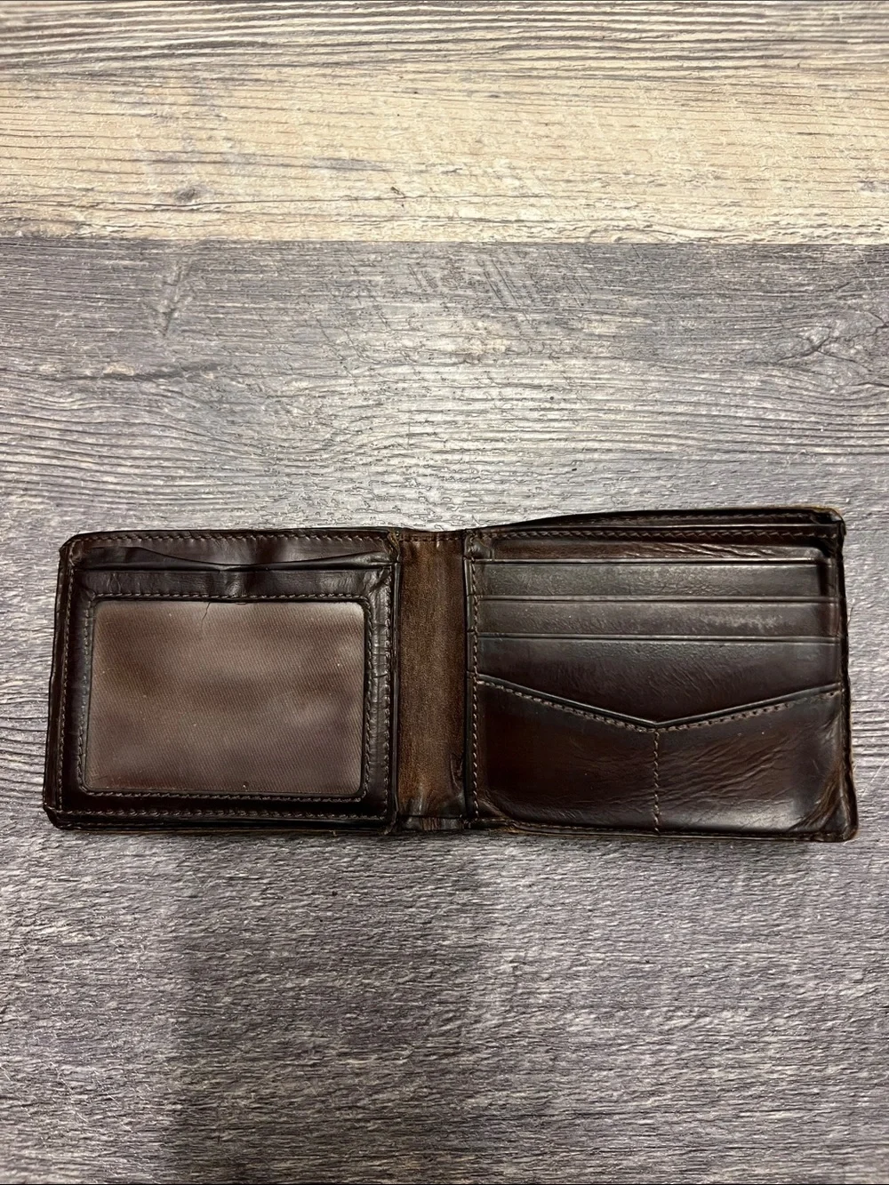 Fossil leather bifold